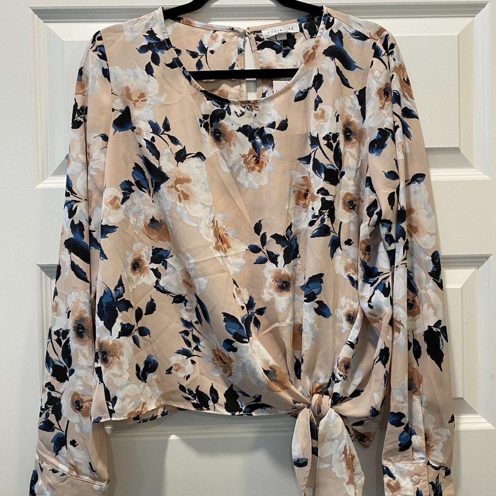 Socialite flowy blouse